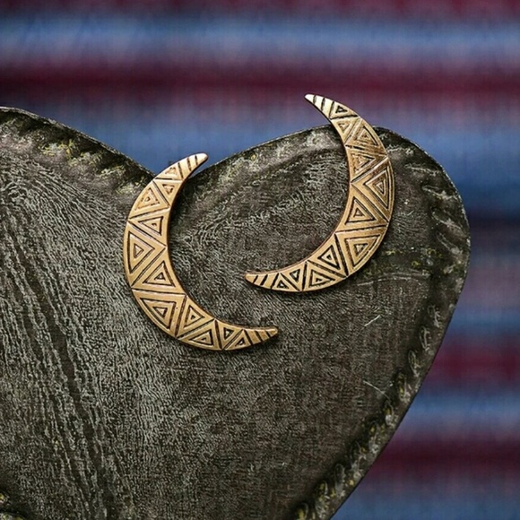 NWT 18k Gold Plate Boho Moon Earrings - Picture 2 of 4